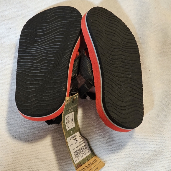 REEF Sandals REEF Flip Flops w/ Backstrap Unisex Toddler Size 7/8 Black/Red NEW - Picture 4 of 6